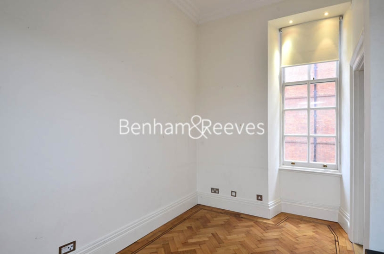 4  bedrooms flat to rent in Albert Mansions, Kensington Gore, SW7-image 3