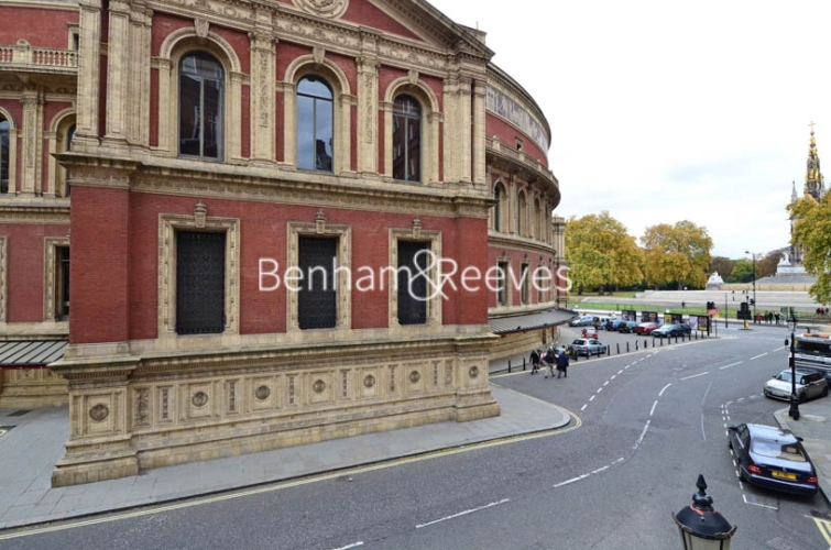 4  bedrooms flat to rent in Albert Mansions, Kensington Gore, SW7-image 5