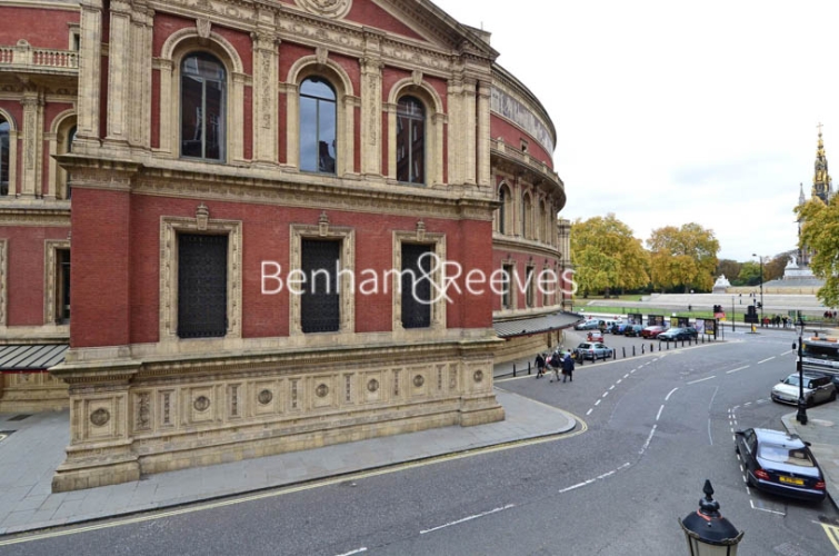 4 bedrooms flat to rent in Albert Mansions, Kensington Gore, SW7-image 5