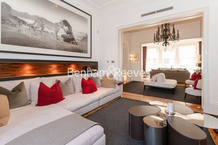 4  bedrooms flat to rent in Queens Gate Terrace, Kensington, SW7-image 1