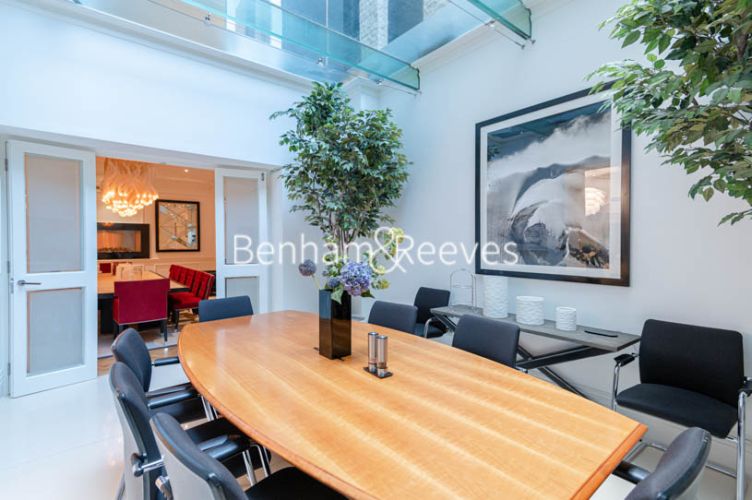4  bedrooms flat to rent in Queens Gate Terrace, Kensington, SW7-image 11