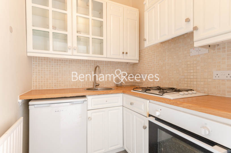 1 bedroom flat to rent in Charleville Road, Kensington, W14-image 2