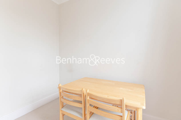 1 bedroom flat to rent in Charleville Road, Kensington, W14-image 3