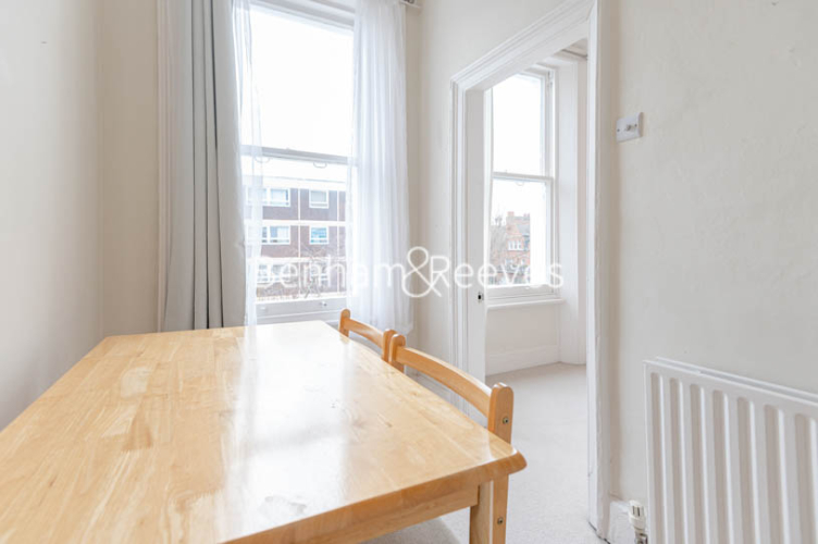 1 bedroom flat to rent in Charleville Road, Kensington, W14-image 8