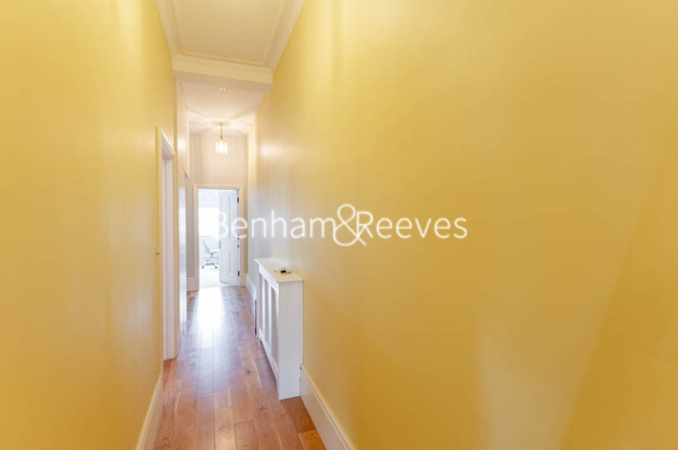 3 bedrooms flat to rent in Abingdon Road, Kensington, W8-image 10