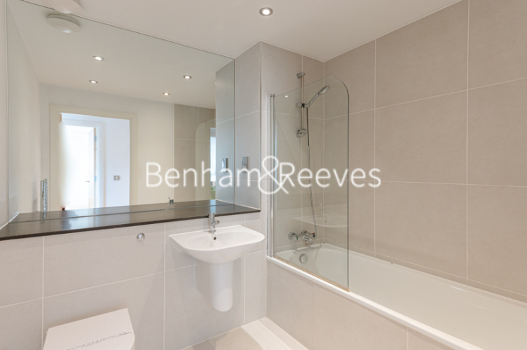 1  bedroom flat to rent in Avonmore Road, Kensington, W14-image 4