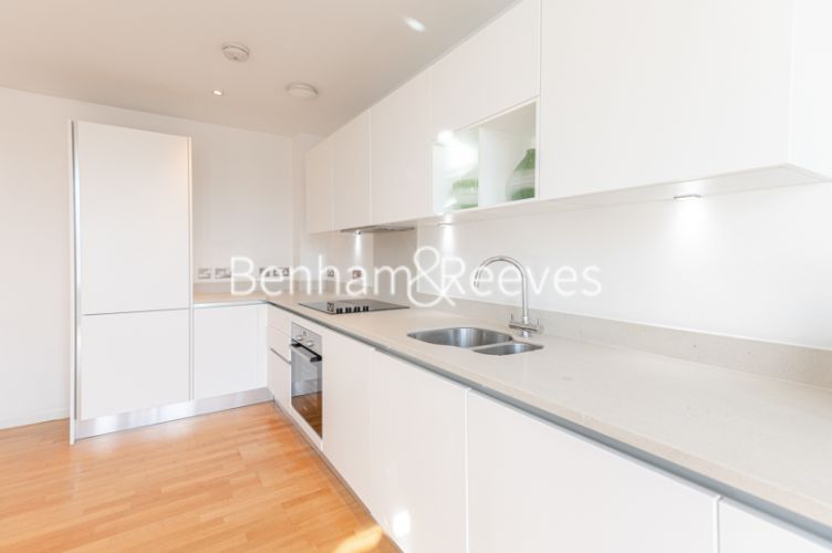 1 bedroom flat to rent in Avonmore Road, Kensington, W14-image 8