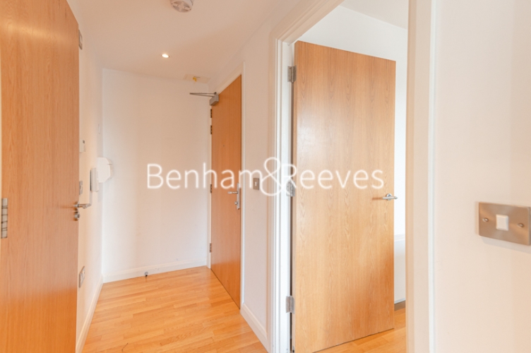 1 bedroom flat to rent in Avonmore Road, Kensington, W14-image 10