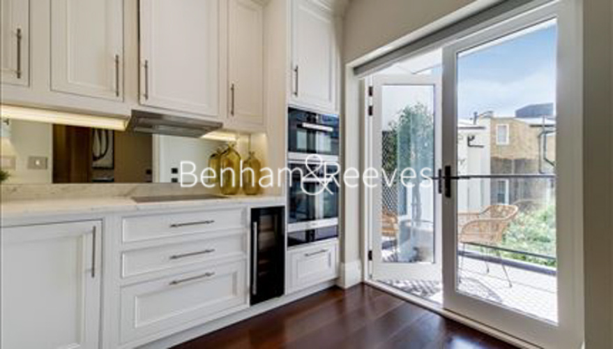 2 bedrooms flat to rent in Prince of Wales Terrace, Kensington, W8-image 2