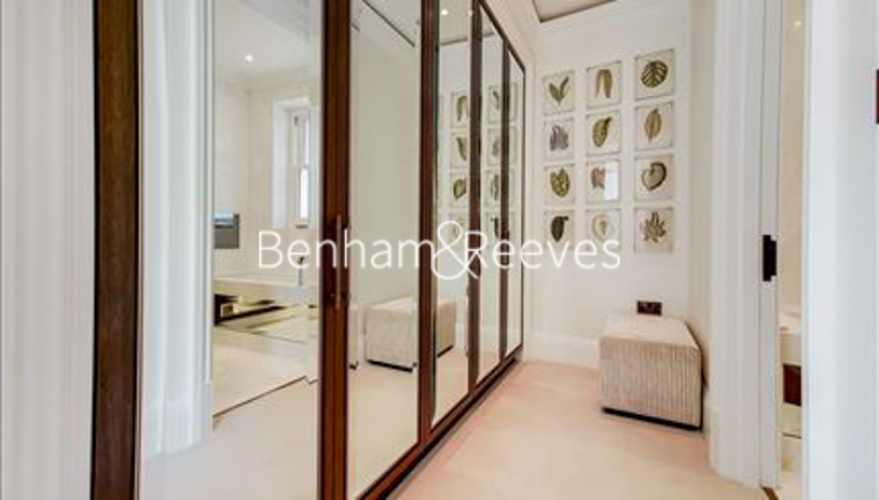 2  bedrooms flat to rent in Prince of Wales Terrace, Kensington, W8-image 3