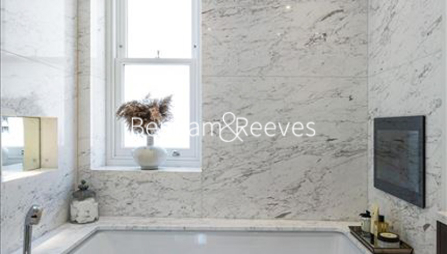 3 bedrooms flat to rent in Prince of Wales Terrace, Kensington, W8-image 5