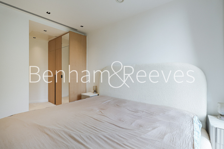 3  bedrooms flat to rent in Cluny Mews, Kensington, SW5-image 9