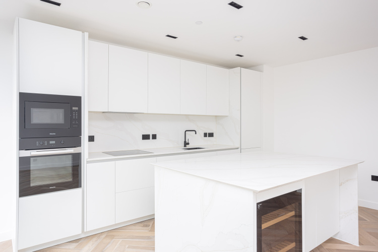 2  bedrooms flat to rent in Cluny Mews, Kensington, SW5-image 2