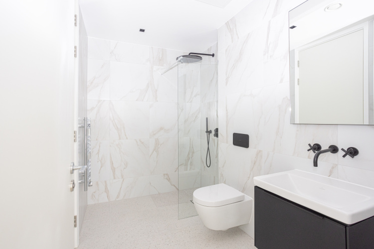 2  bedrooms flat to rent in Cluny Mews, Kensington, SW5-image 3