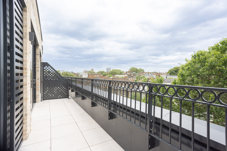 2 bedrooms flat to rent in Cluny Mews, Kensington, SW5-image 4