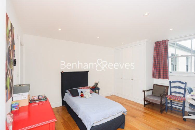 4  bedrooms house to rent in Albert Mews, Kensington, W8-image 3