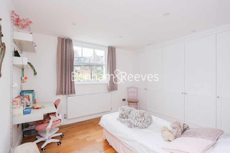 4  bedrooms house to rent in Albert Mews, Kensington, W8-image 10