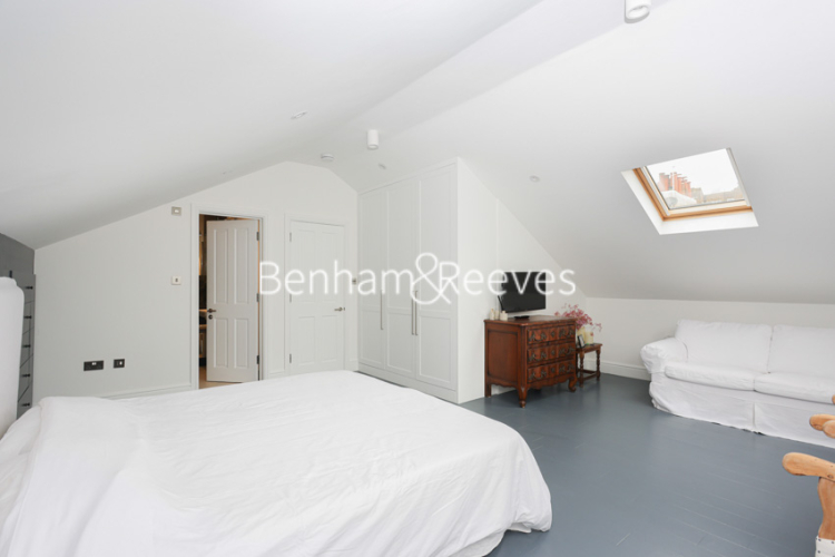 4  bedrooms house to rent in Albert Mews, Kensington, W8-image 14
