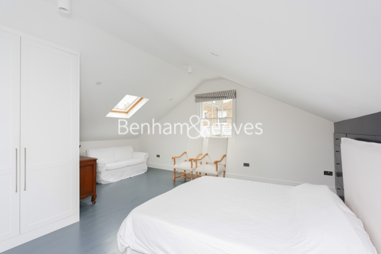 4  bedrooms house to rent in Albert Mews, Kensington, W8-image 12