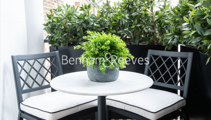 2 bedrooms flat to rent in Prince of Wales Terrace, Kensington, W8-image 5