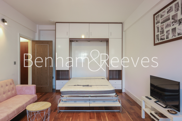 Studio flat to rent in Broadwalk Court, Kensington, W8-image 3