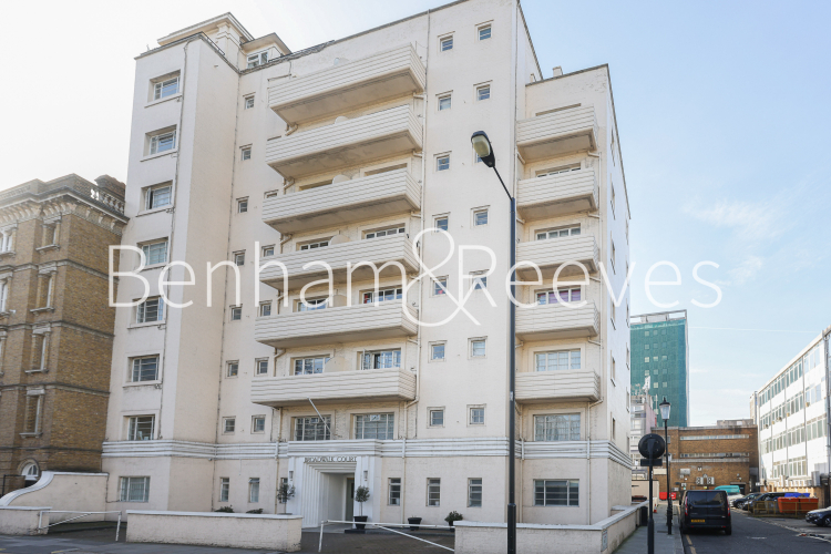 Studio flat to rent in Broadwalk Court, Kensington, W8-image 5