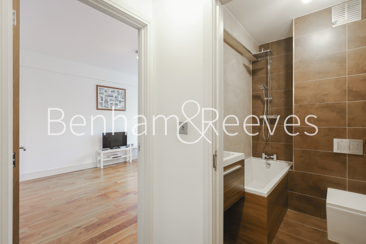 Studio flat to rent in Broadwalk Court, Kensington, W8-image 12