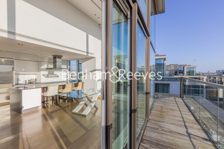 3  bedrooms flat to rent in Wolfe House, 389 Kensington High Street, W14-image 11