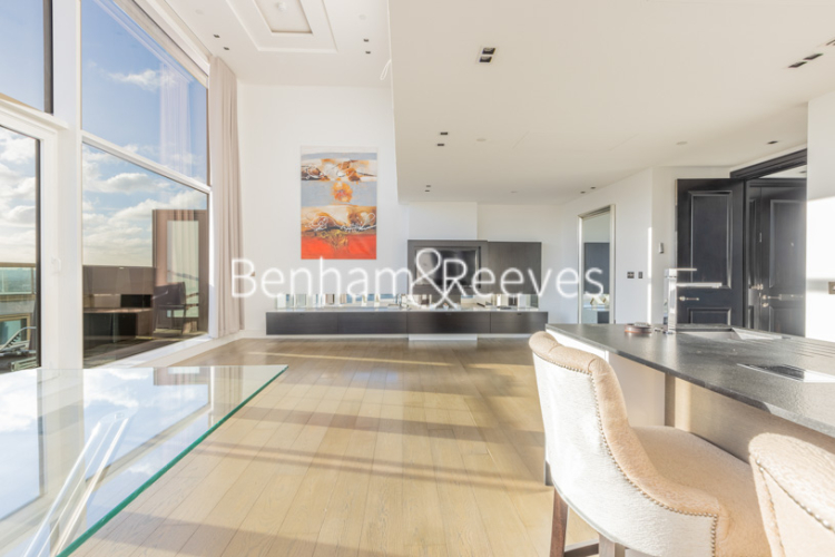 3 bedrooms flat to rent in Wolfe House, 389 Kensington High Street, W14-image 18