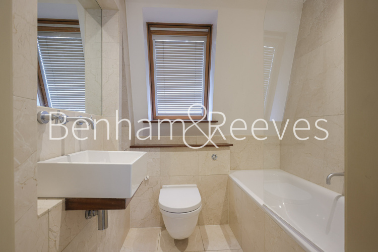 3 bedrooms flat to rent in Phillimore Walk, Kensington, W8-image 9