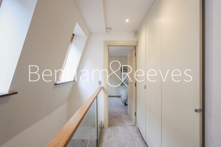 3  bedrooms flat to rent in Phillimore Walk, Kensington, W8-image 17