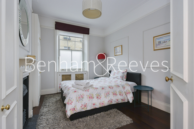 3  bedrooms flat to rent in Abingdon Mansions, Kensington, W8-image 4