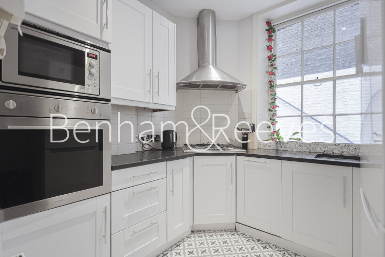 3 bedrooms flat to rent in Abingdon Mansions, Kensington, W8-image 9