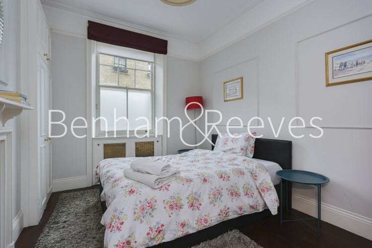 3  bedrooms flat to rent in Abingdon Mansions, Kensington, W8-image 14