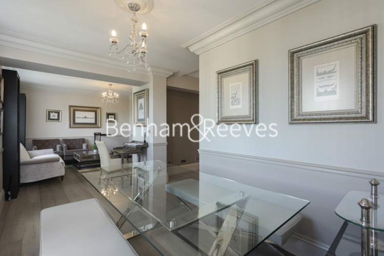 2  bedrooms flat to rent in Troy Court, Kensington High Street, W8-image 3