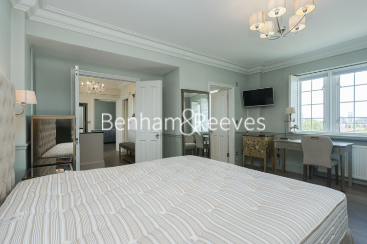 2  bedrooms flat to rent in Troy Court, Kensington High Street, W8-image 4