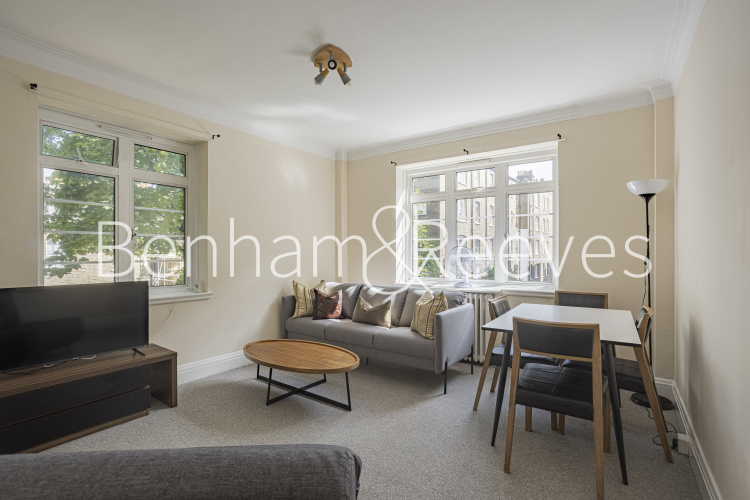 3  bedrooms flat to rent in Redcliffe Close, Kensington, SW5-image 1