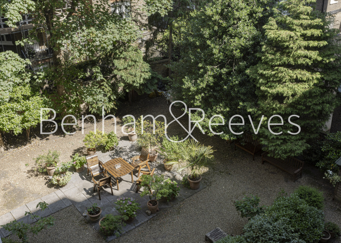 3  bedrooms flat to rent in Redcliffe Close, Kensington, SW5-image 10