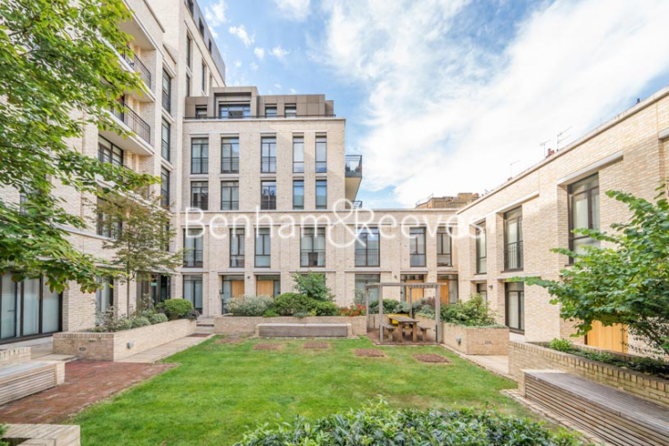 2  bedrooms house to rent in Young Street, Kensington, W8-image 10