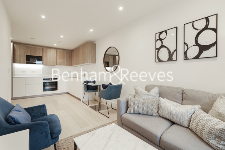 1  bedroom flat to rent in Sinclair Road, Kensington, W14-image 1