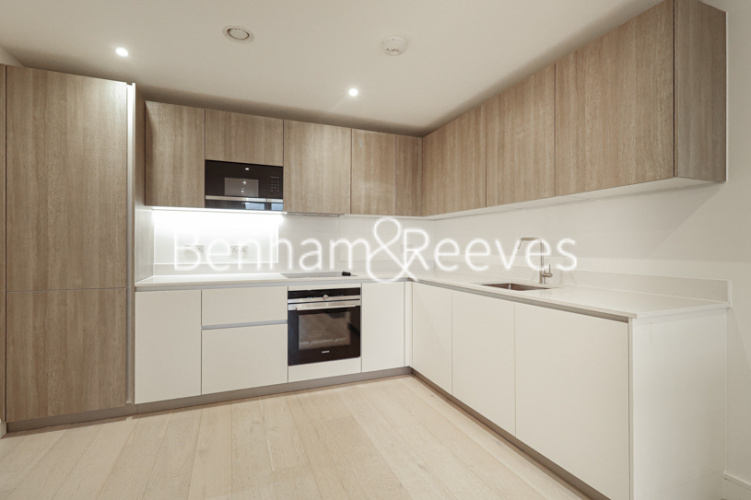 1  bedroom flat to rent in Sinclair Road, Kensington, W14-image 2