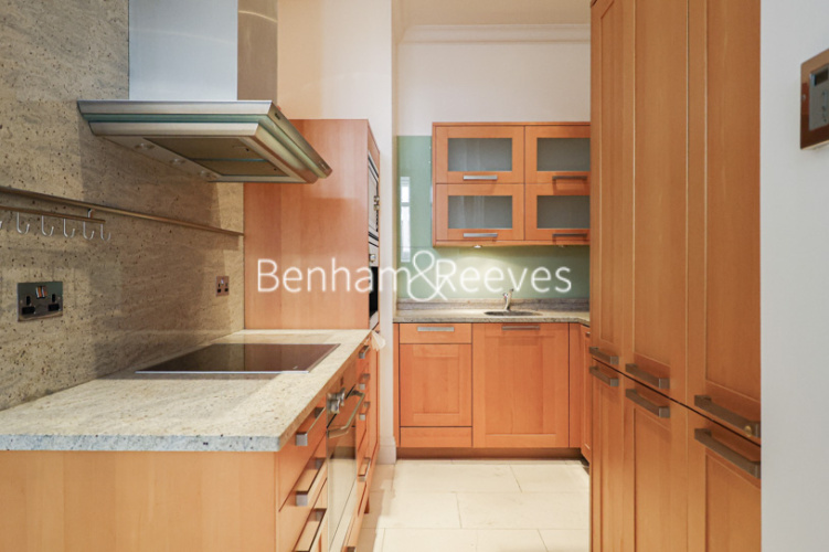 1  bedroom flat to rent in Wycombe Square,West lodge, W8-image 2
