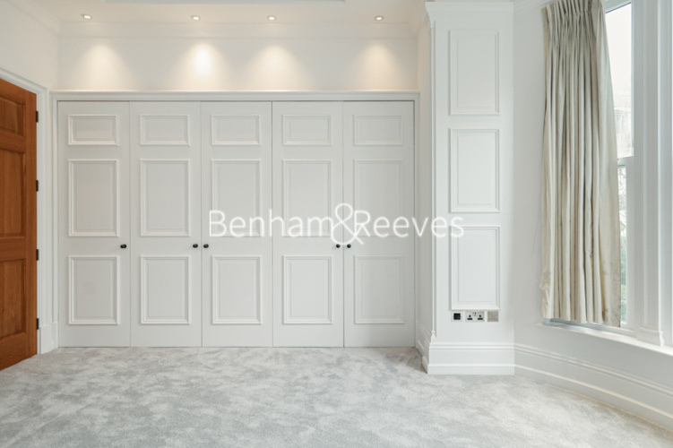 1  bedroom flat to rent in Wycombe Square,West lodge, W8-image 15