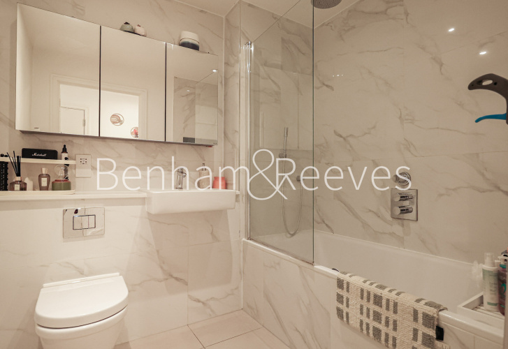 1  bedroom flat to rent in Sinclair Road, Kensington, W14-image 4