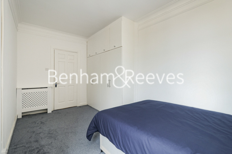 3  bedrooms flat to rent in Leonard Court, Kensington, W8-image 12