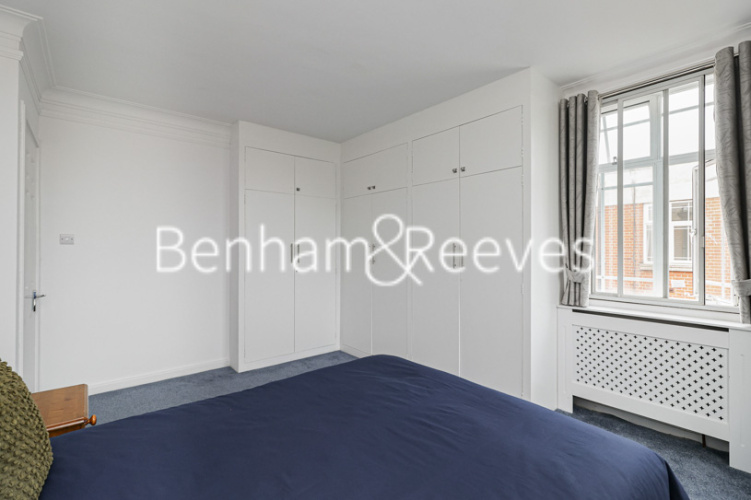 3  bedrooms flat to rent in Leonard Court, Kensington, W8-image 18