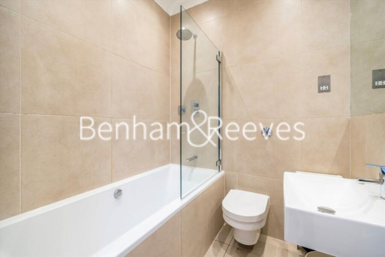3  bedrooms flat to rent in Nevern Square, Kensington, SW5-image 4
