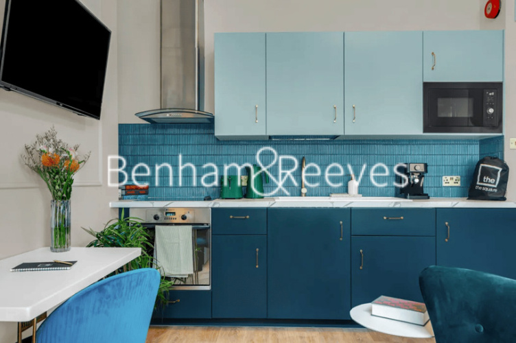 Studio flat to rent in Eardley Crescent, Kensington, SW5-image 2