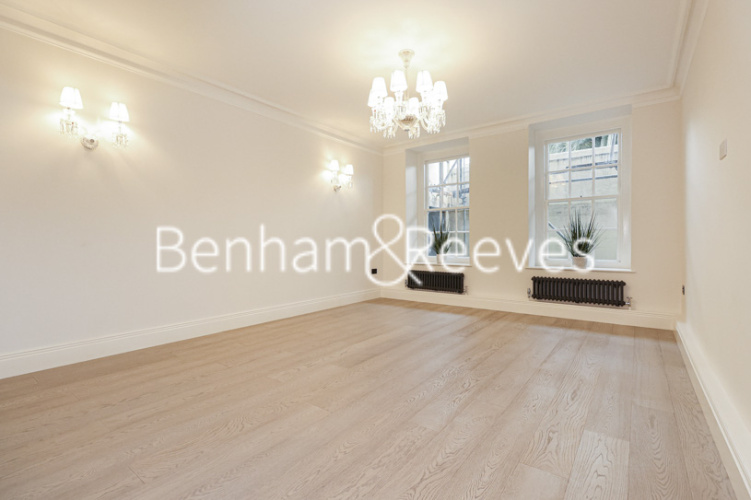4  bedrooms flat to rent in St Marys Abbots Court, Kensington, W14-image 1