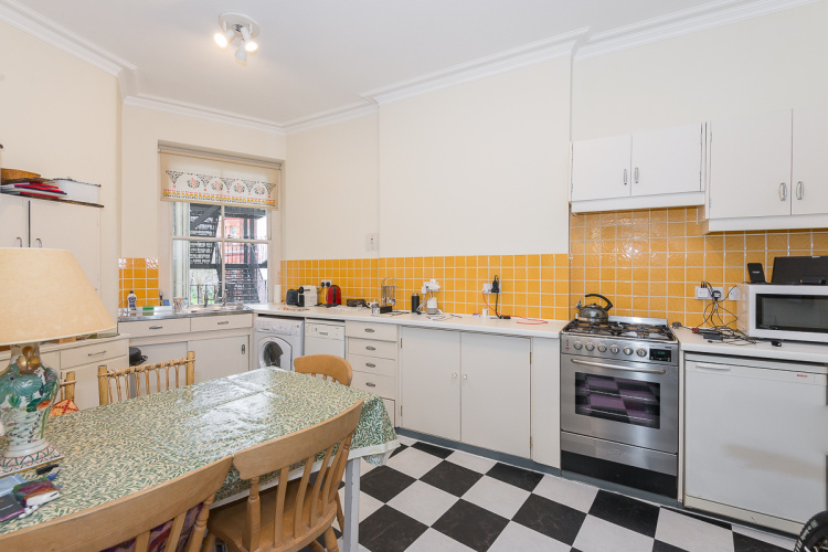 1  bedroom flat to rent in Kensington Court, Kensington, W8-image 2